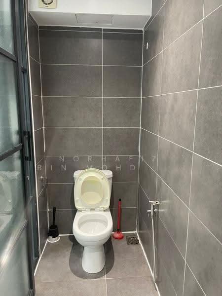 Kediaman Servis untuk Dijual di Empire Damansara - Norhafiz Bin Mohd Nor - Bathroom - PropertyGuru.com.my