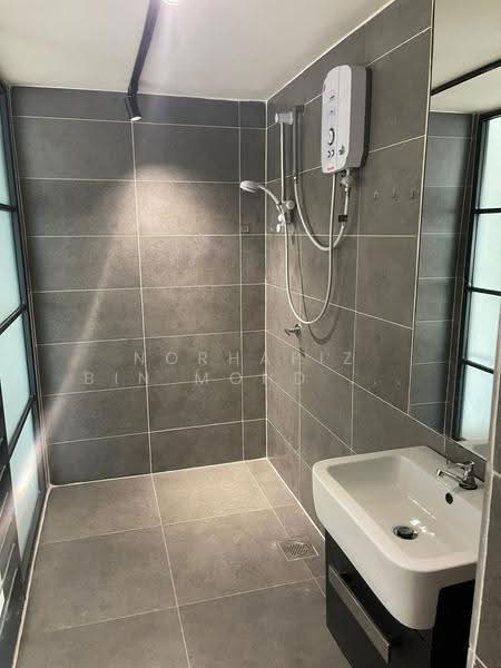 Kediaman Servis untuk Dijual di Empire Damansara - Norhafiz Bin Mohd Nor - Bathroom - PropertyGuru.com.my