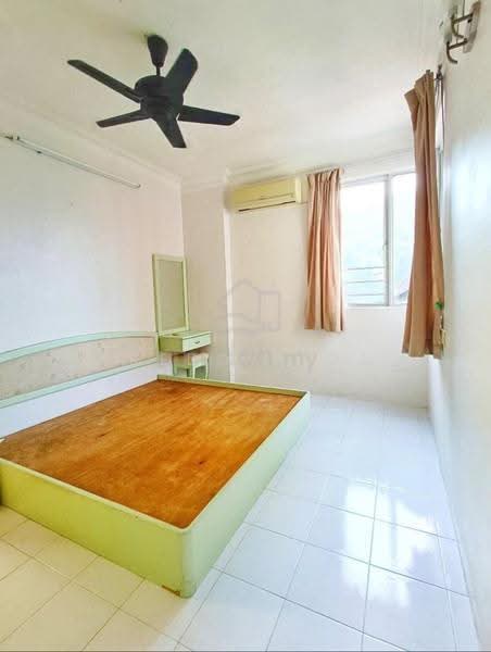 Apartment for Sale at Kingfisher Series - Freddy Tan - Bedroom - PropertyGuru.com.my