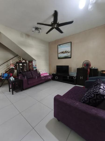 2-storey Terraced House for Sale in Taman Impian Emas (Skudai) - Ee Fong Toh - Living Room - PropertyGuru.com.my