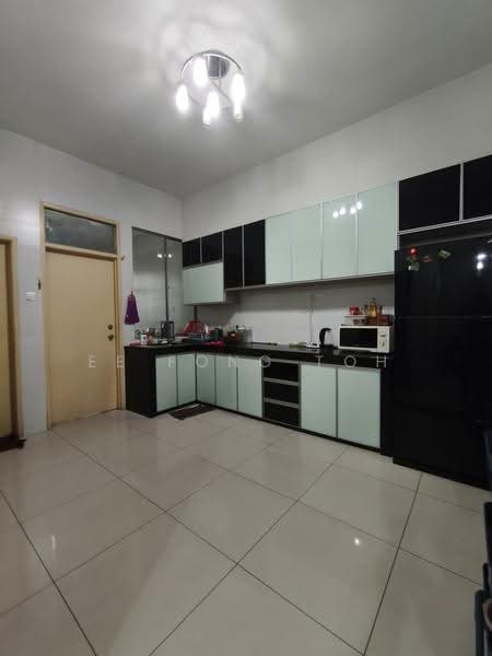 2-storey Terraced House for Sale in Taman Impian Emas (Skudai) - Ee Fong Toh - Kitchen - PropertyGuru.com.my