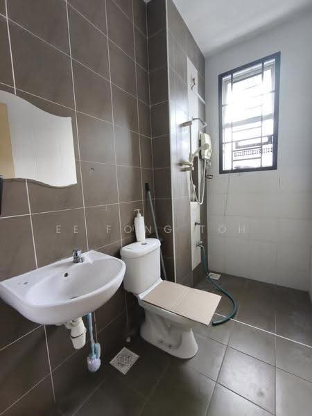 2-storey Terraced House for Sale in Taman Impian Emas (Skudai) - Ee Fong Toh - Bathroom - PropertyGuru.com.my