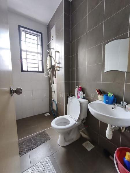 2-storey Terraced House for Sale in Taman Impian Emas (Skudai) - Ee Fong Toh - Bathroom - PropertyGuru.com.my