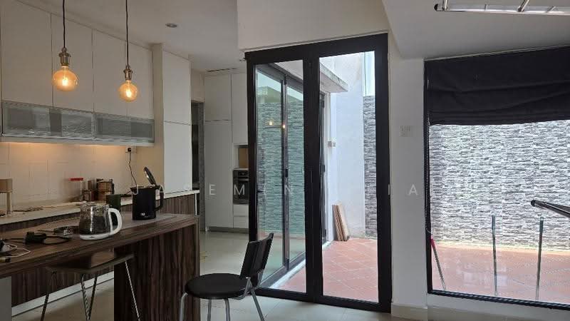 Semi-Detached House for Sale in Laman Residen Kipark Sri Utara (Batu Caves) - Jasemin Chia - Kitchen - PropertyGuru.com.my