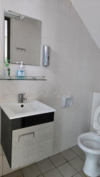 Semi-Detached House for Sale in Laman Residen Kipark Sri Utara (Batu Caves) - Jasemin Chia - Bathroom - PropertyGuru.com.my