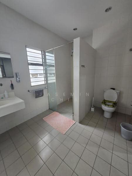Semi-Detached House for Sale in Laman Residen Kipark Sri Utara (Batu Caves) - Jasemin Chia - Bathroom - PropertyGuru.com.my