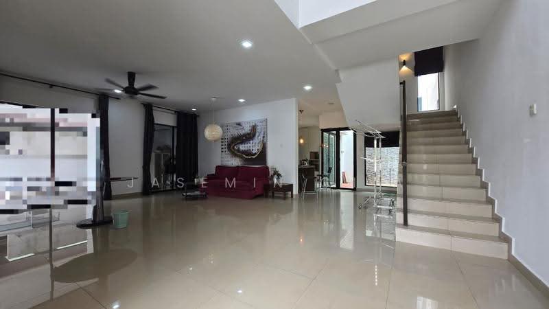Semi-Detached House for Sale in Laman Residen Kipark Sri Utara (Batu Caves) - Jasemin Chia - Living Room - PropertyGuru.com.my