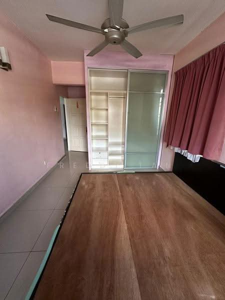 Pangsapuri untuk Dijual di Taman Lembah Hijau Block 3 - Freddy Tan - Bedroom - PropertyGuru.com.my