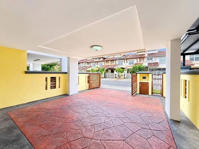 2-storey Terraced House for Sale in Setia Alam (Selangor) - Sariza Hartanah - Exterior - PropertyGuru.com.my