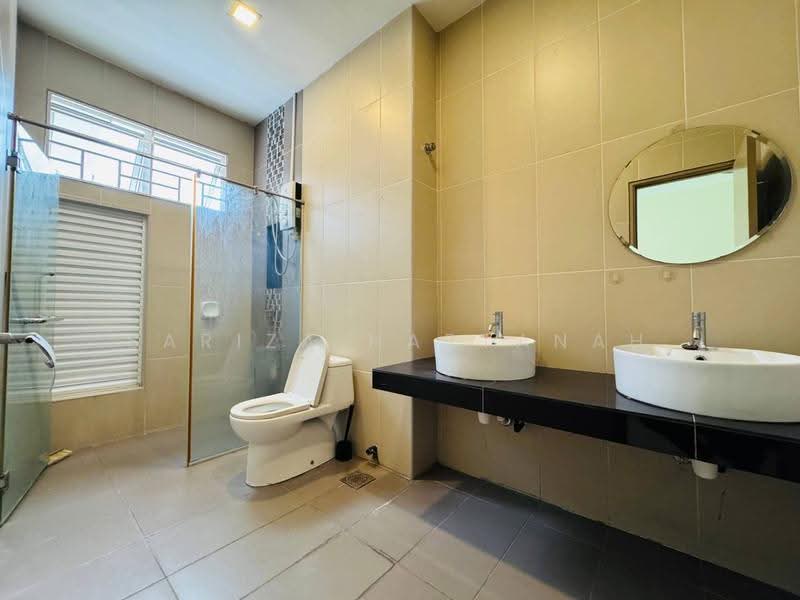 2-storey Terraced House for Sale in Setia Alam (Selangor) - Sariza Hartanah - Bathroom - PropertyGuru.com.my