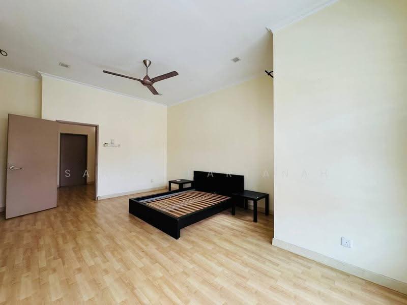 2-storey Terraced House for Sale in Setia Alam (Selangor) - Sariza Hartanah - Bedroom - PropertyGuru.com.my