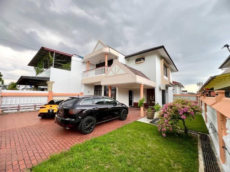Semi-Detached House for Sale in Taman Johor Jaya (Johor Bahru) - Grace Lau - PropertyGuru.com.my