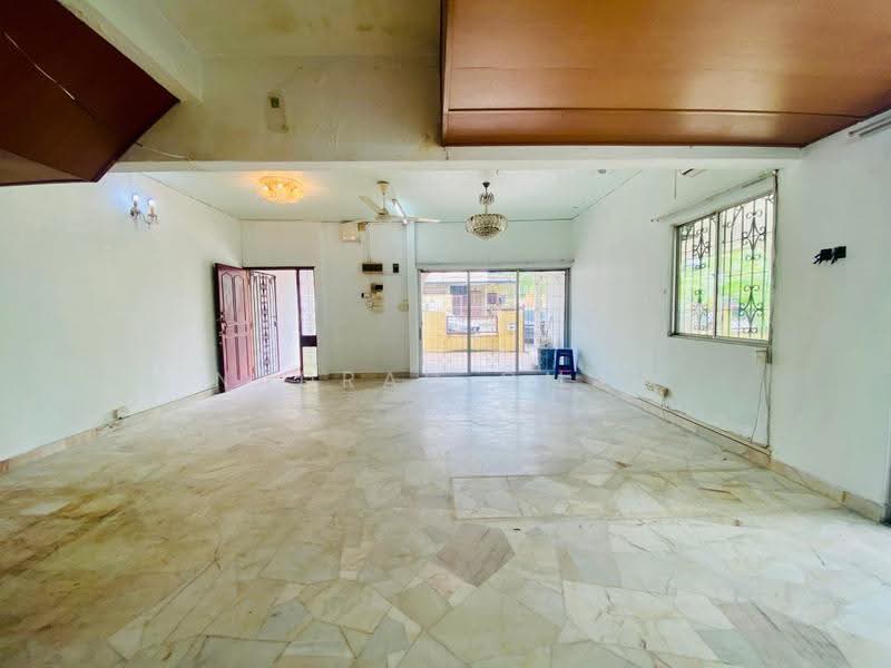2-storey Terraced House for Sale in Ampang Jaya (Ampang) - Nadrah Omar - Living Room - PropertyGuru.com.my