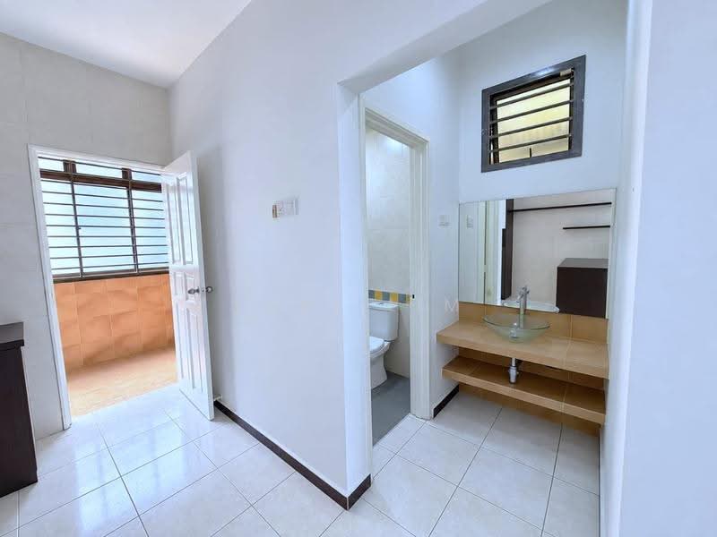 2-storey Terraced House for Sale in Taman Impian Emas (Skudai) - Karl Lim - Bathroom - PropertyGuru.com.my