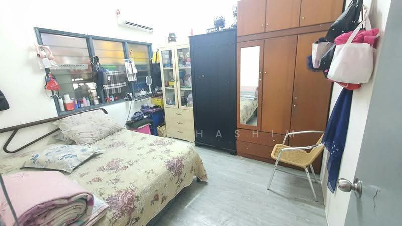 1-storey Terraced House for Sale in Taman Sri Serdang (Seri Kembangan) - Nafis Hashim - Bedroom - PropertyGuru.com.my