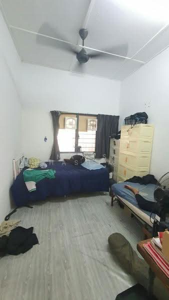 1-storey Terraced House for Sale in Taman Sri Serdang (Seri Kembangan) - Nafis Hashim - Bedroom - PropertyGuru.com.my