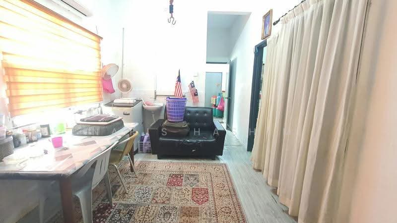 1-storey Terraced House for Sale in Taman Sri Serdang (Seri Kembangan) - Nafis Hashim - Interior - PropertyGuru.com.my