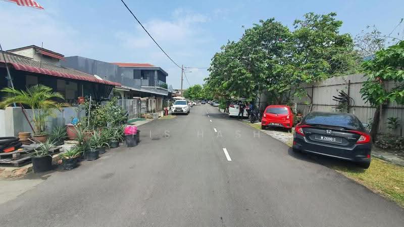 1-storey Terraced House for Sale in Taman Sri Serdang (Seri Kembangan) - Nafis Hashim - Exterior - PropertyGuru.com.my