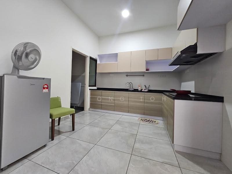 Semi-Detached House for Sale in Taman Seri Austin (Tebrau) - Ee Fong Toh - Kitchen - PropertyGuru.com.my