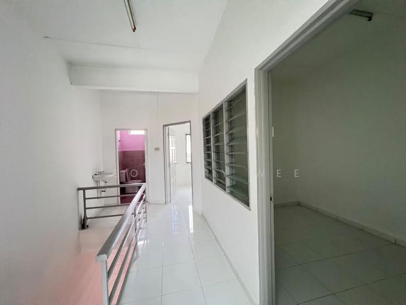 Rumah Teres 2-Tingkat untuk Disewa di Batu Berendam (Melaka) - Geoffery Wee - Corridor - PropertyGuru.com.my