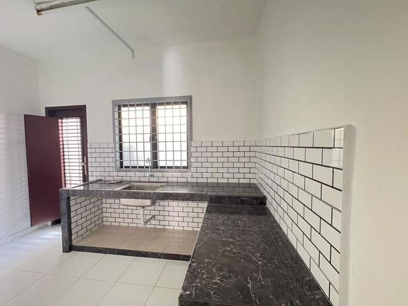 Rumah Teres 2-Tingkat untuk Disewa di Batu Berendam (Melaka) - Geoffery Wee - Kitchen - PropertyGuru.com.my