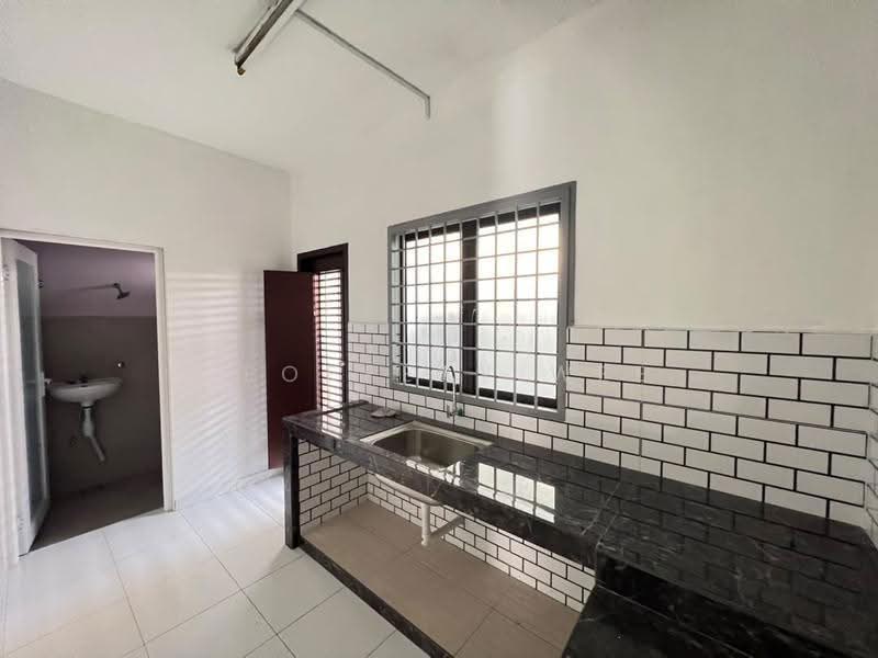 Rumah Teres 2-Tingkat untuk Disewa di Batu Berendam (Melaka) - Geoffery Wee - Kitchen - PropertyGuru.com.my