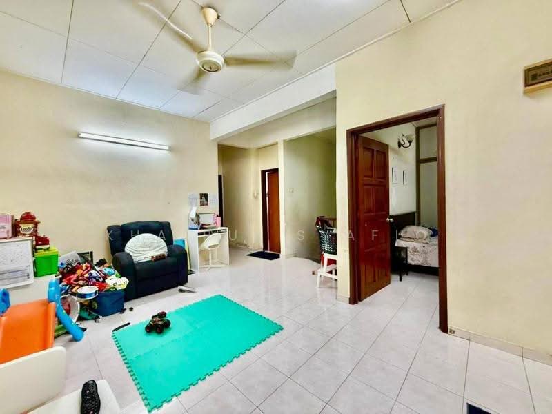 Rumah Teres 2-Tingkat untuk Dijual di Shah Alam (Selangor) - Khairul Syafiq - Living Room - PropertyGuru.com.my