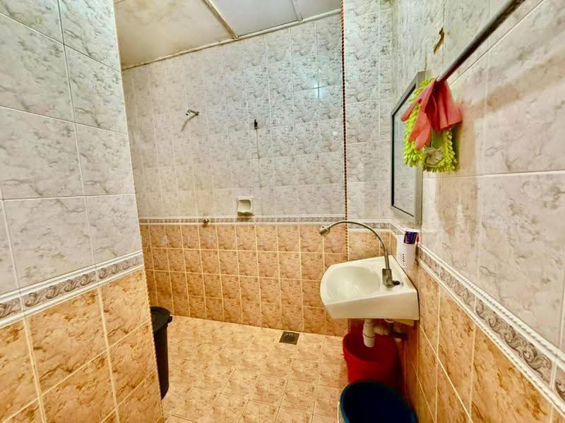Rumah Teres 2-Tingkat untuk Dijual di Shah Alam (Selangor) - Khairul Syafiq - Bathroom - PropertyGuru.com.my