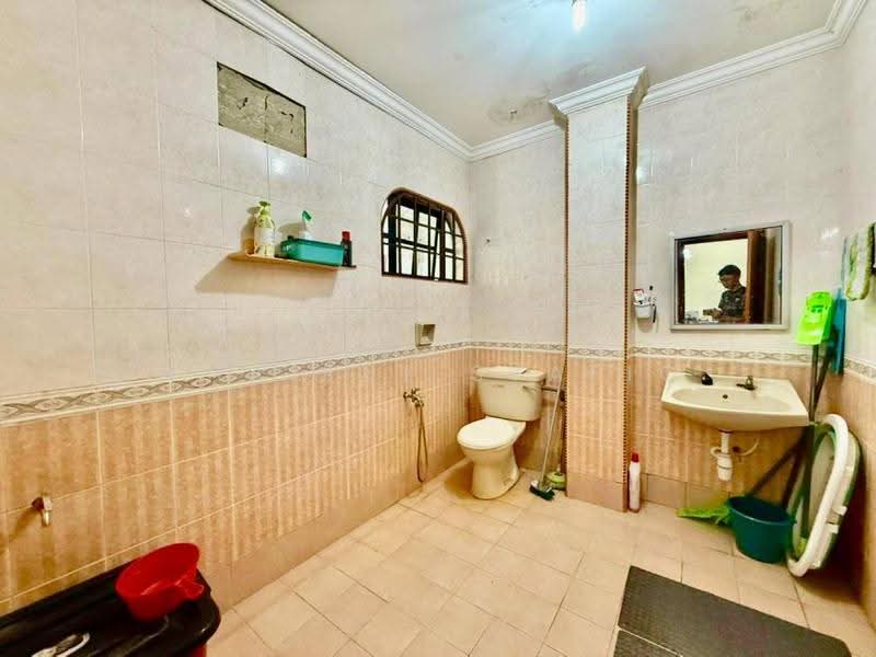 Rumah Teres 2-Tingkat untuk Dijual di Shah Alam (Selangor) - Khairul Syafiq - Bathroom - PropertyGuru.com.my