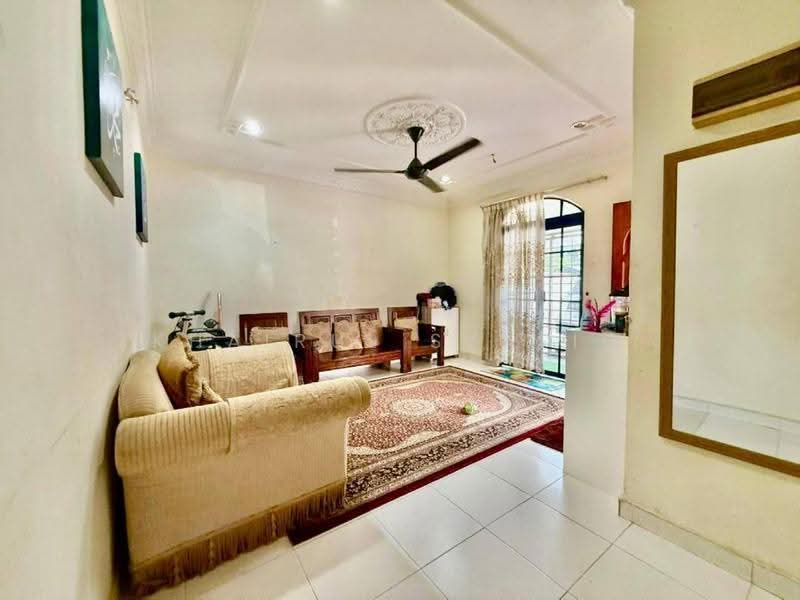 Rumah Teres 2-Tingkat untuk Dijual di Shah Alam (Selangor) - Khairul Syafiq - Living Room - PropertyGuru.com.my