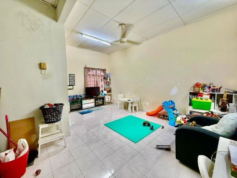 Rumah Teres 2-Tingkat untuk Dijual di Shah Alam (Selangor) - Khairul Syafiq - Living Room - PropertyGuru.com.my