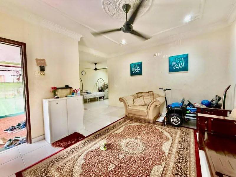 Rumah Teres 2-Tingkat untuk Dijual di Shah Alam (Selangor) - Khairul Syafiq - Living Room - PropertyGuru.com.my