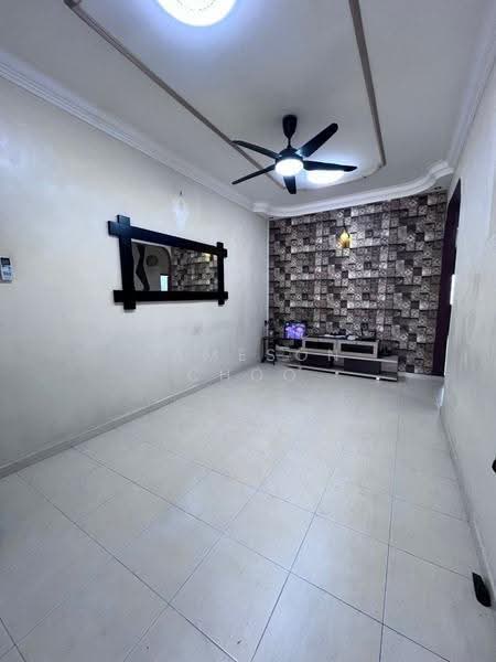 Rumah Teres 1-Tingkat untuk Dijual di Taman Pulai Emas (Kulai) - Jameson Choo - Living Room - PropertyGuru.com.my