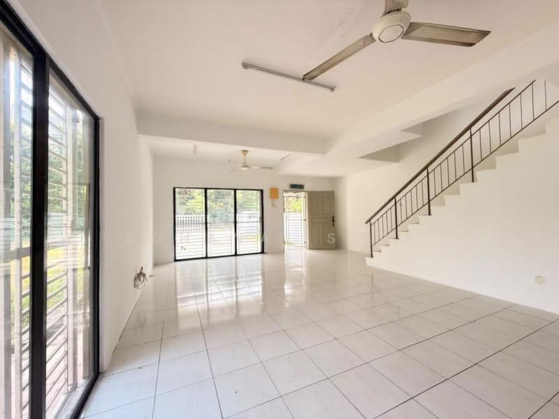 2-storey Terraced House for Sale in Saujana Utama (Selangor) - Rohana Ishak - Living Room - PropertyGuru.com.my