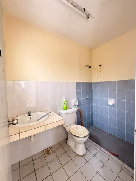 2-storey Terraced House for Sale in Saujana Utama (Selangor) - Rohana Ishak - Bathroom - PropertyGuru.com.my