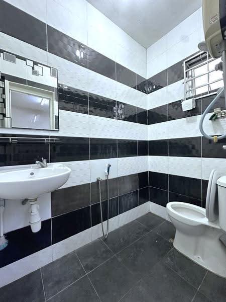 Rumah Teres 2-Tingkat untuk Dijual di Bandar Seri Alam (Masai) - Karl Lim - Bathroom - PropertyGuru.com.my