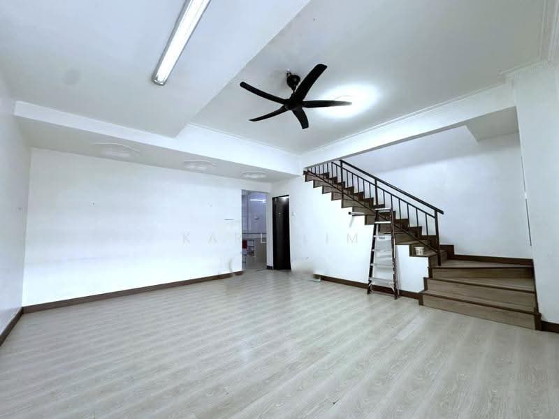 Rumah Teres 2-Tingkat untuk Dijual di Bandar Seri Alam (Masai) - Karl Lim - Living Room - PropertyGuru.com.my