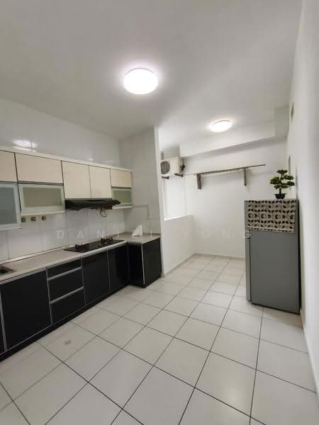 Apartment for Sale at Sky Garden Residences - Daniel Yong - Kitchen - PropertyGuru.com.my