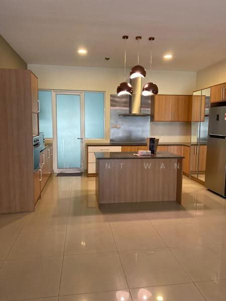 3-storey Terraced House for Sale in Duta Tropika (Batu) - Vincent Wan - Kitchen - PropertyGuru.com.my