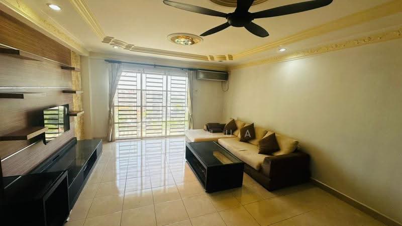 Kondominium untuk Dijual di Sea View Tower - LS Chua - Living Room - PropertyGuru.com.my