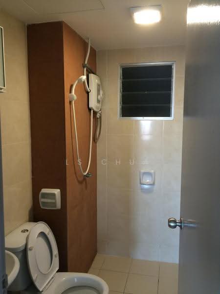 Kondominium untuk Dijual di Sea View Tower - LS Chua - Bathroom - PropertyGuru.com.my