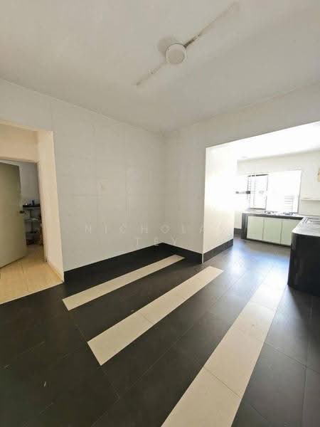 2-storey Terraced House for Sale in Bandar Selesa Jaya (Skudai) - Nicholas Tey - Kitchen - PropertyGuru.com.my