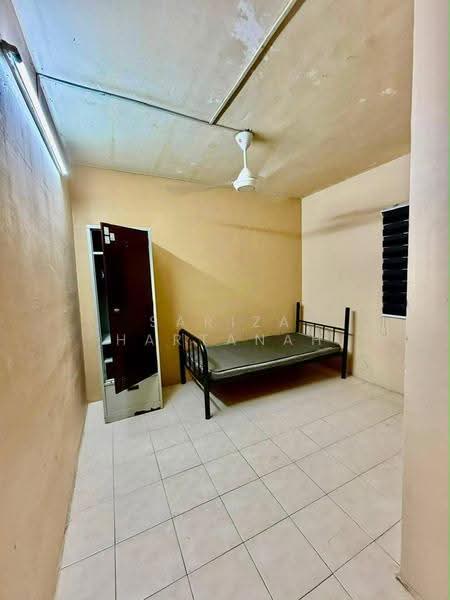 Pangsapuri untuk Dijual di Pusat Komersial Seksyen 7 - Sariza Hartanah - Bedroom - PropertyGuru.com.my