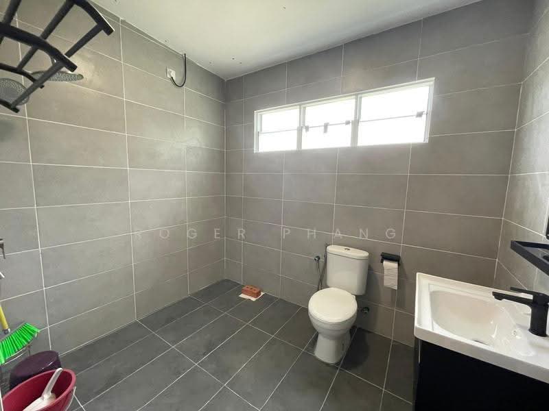 Zero-Lot Bungalow for Sale in Langkawi (Kuah) - Roger Phang - Bathroom - PropertyGuru.com.my