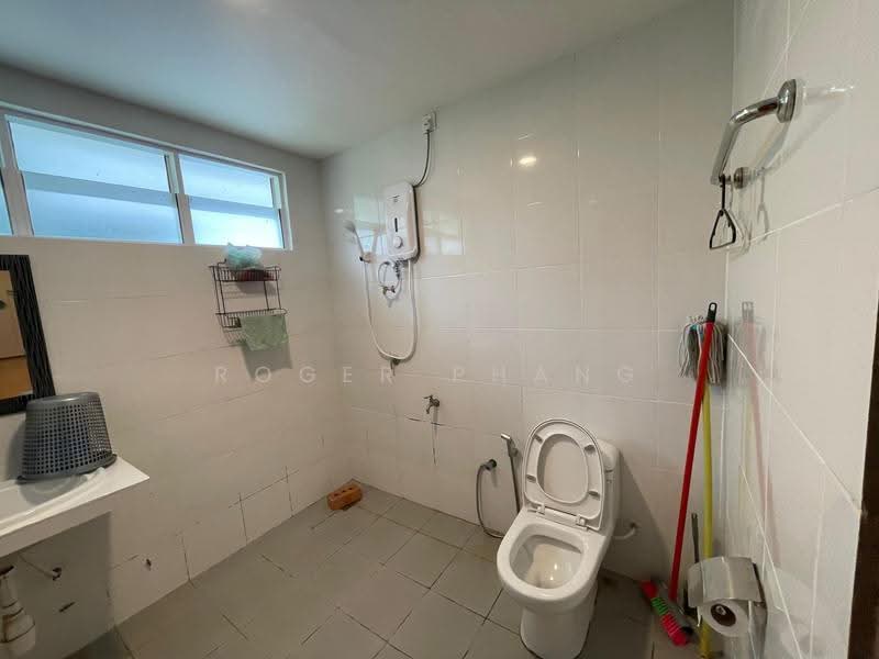 Zero-Lot Bungalow for Sale in Langkawi (Kuah) - Roger Phang - Bathroom - PropertyGuru.com.my