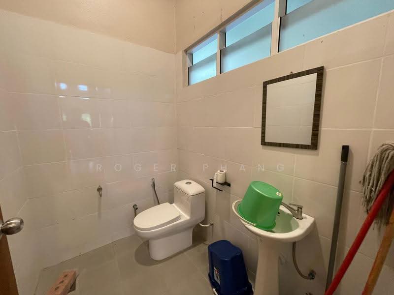 Zero-Lot Bungalow for Sale in Langkawi (Kuah) - Roger Phang - Bathroom - PropertyGuru.com.my