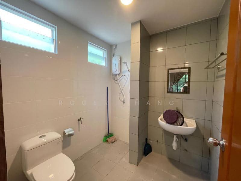 Zero-Lot Bungalow for Sale in Langkawi (Kuah) - Roger Phang - Bathroom - PropertyGuru.com.my