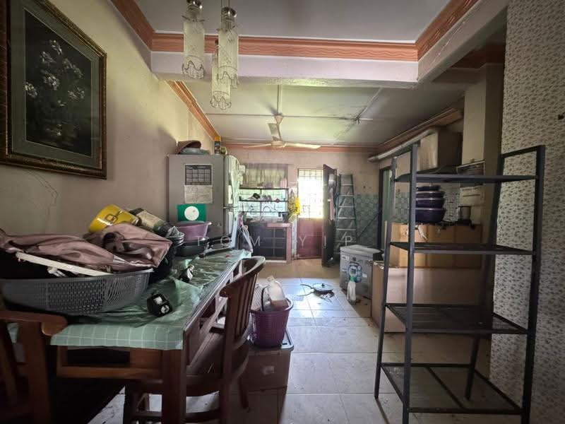 2-storey Terraced House for Sale in Taman Bidara (Selayang) - Tom Yip - Kitchen - PropertyGuru.com.my