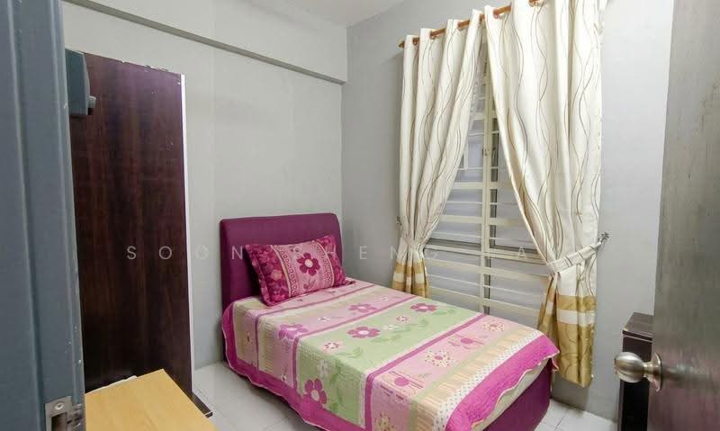 Condominium for Rent at Hijauan Heights - Soon Sheng Law - Bedroom - PropertyGuru.com.my