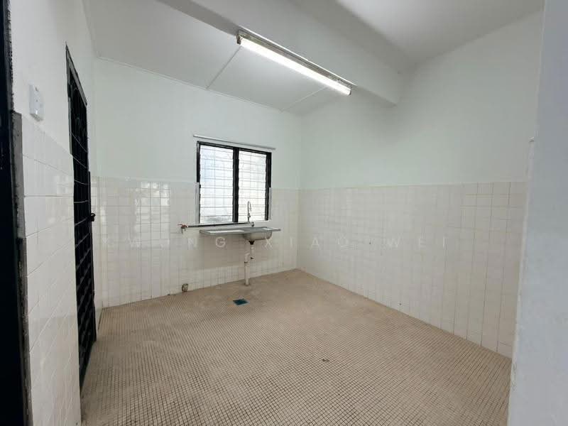 Rumah Teres untuk Dijual di Bandar Country Homes (Rawang) - Kwong Xiao Wei - Kitchen - PropertyGuru.com.my